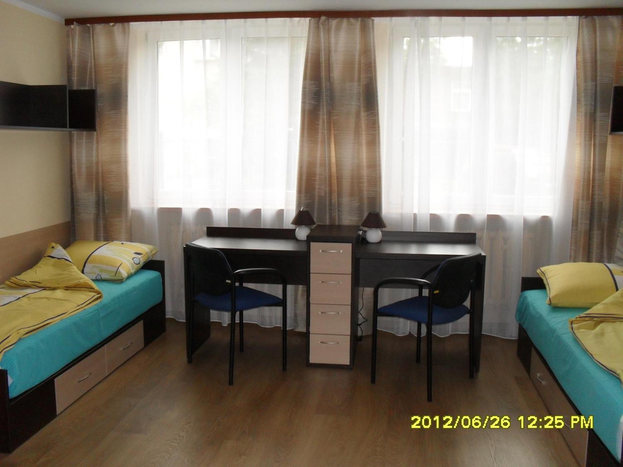 Albergue Dom Studencki Atol Cracovia Exterior foto