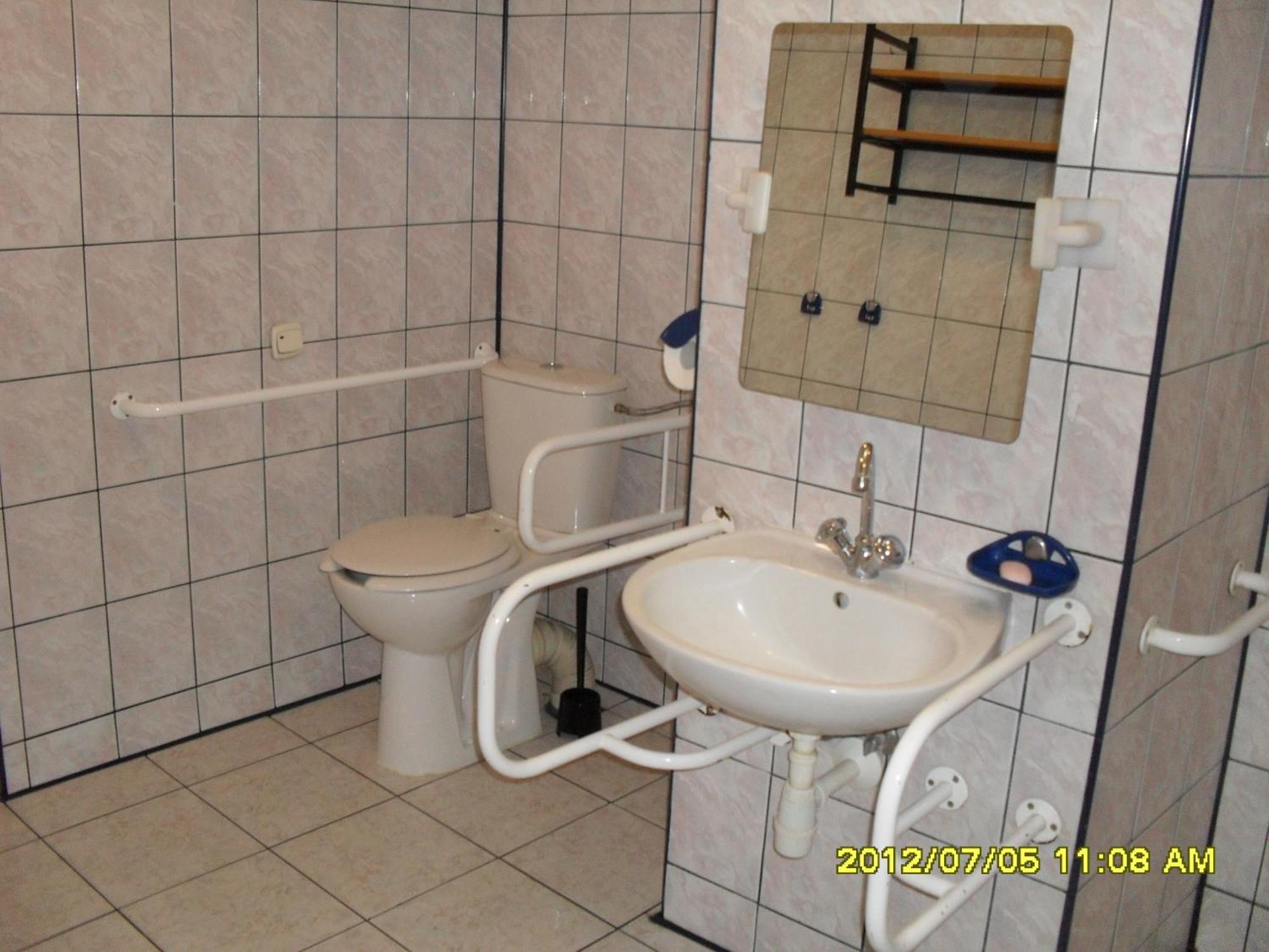 Albergue Dom Studencki Atol Cracovia Exterior foto